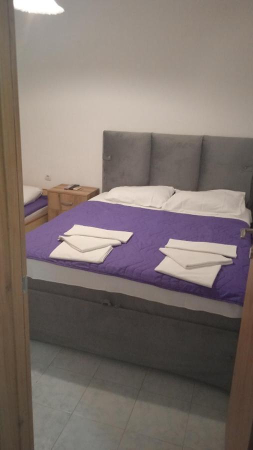 Apartments Jovana Petrovac Bagian luar foto