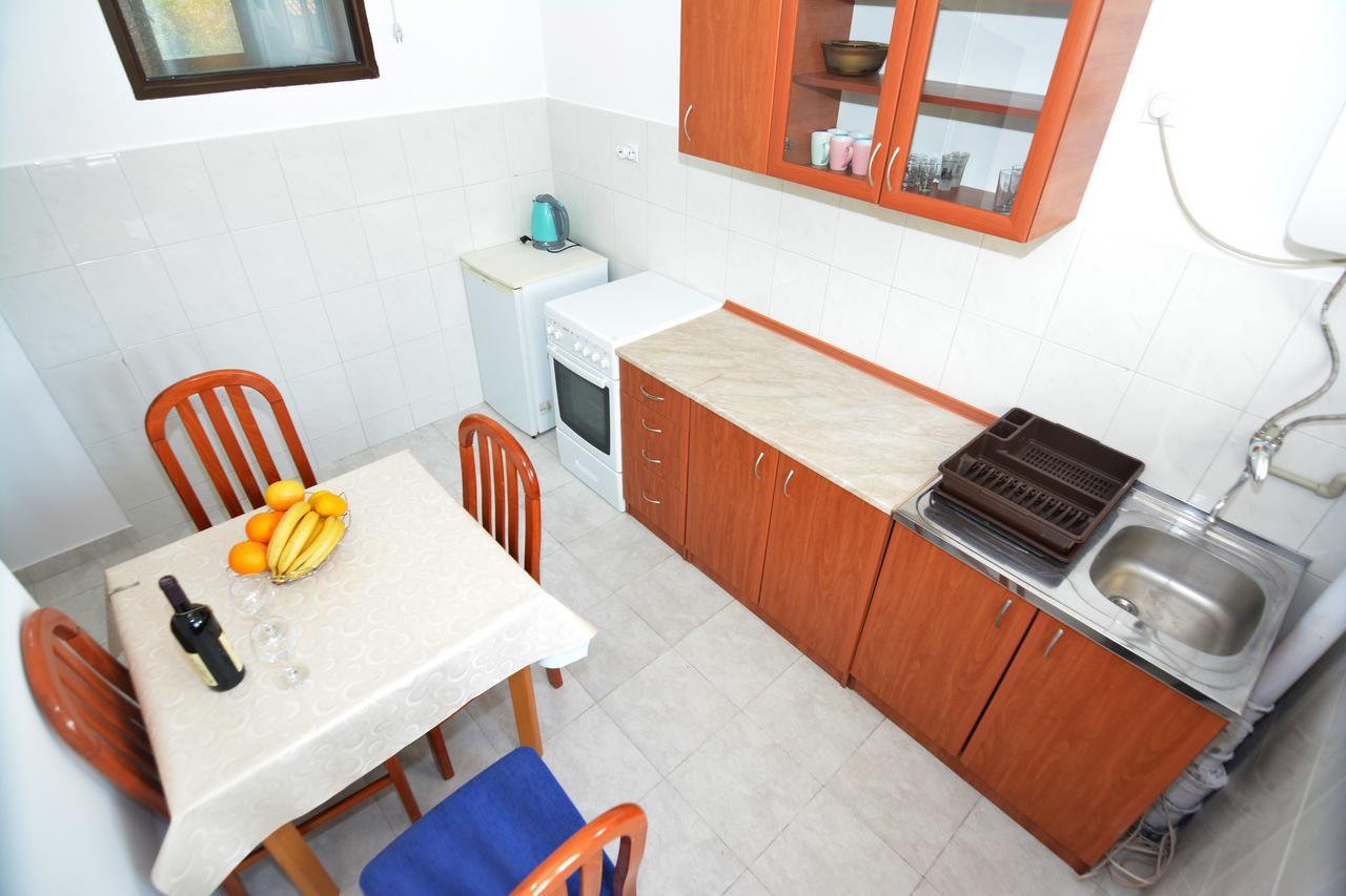 Apartments Jovana Petrovac Bagian luar foto