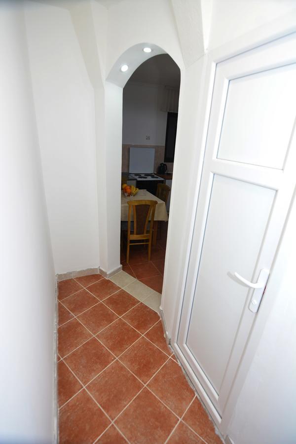 Apartments Jovana Petrovac Bagian luar foto