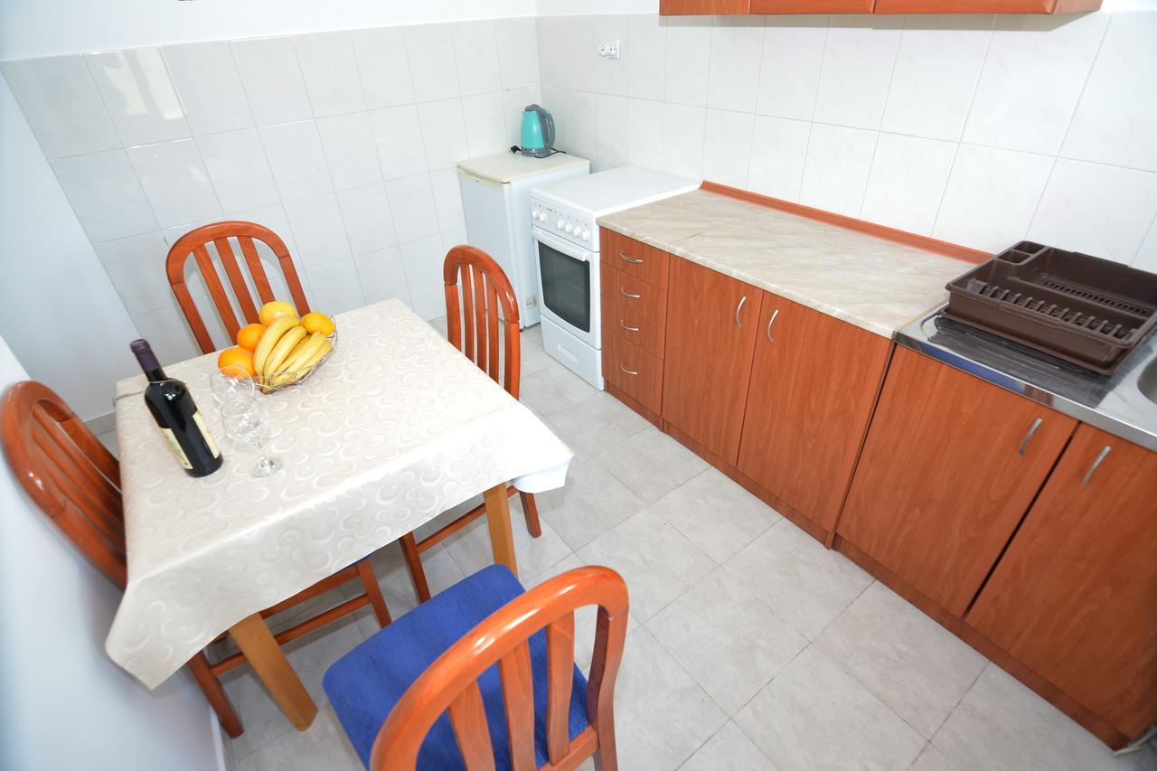 Apartments Jovana Petrovac Bagian luar foto