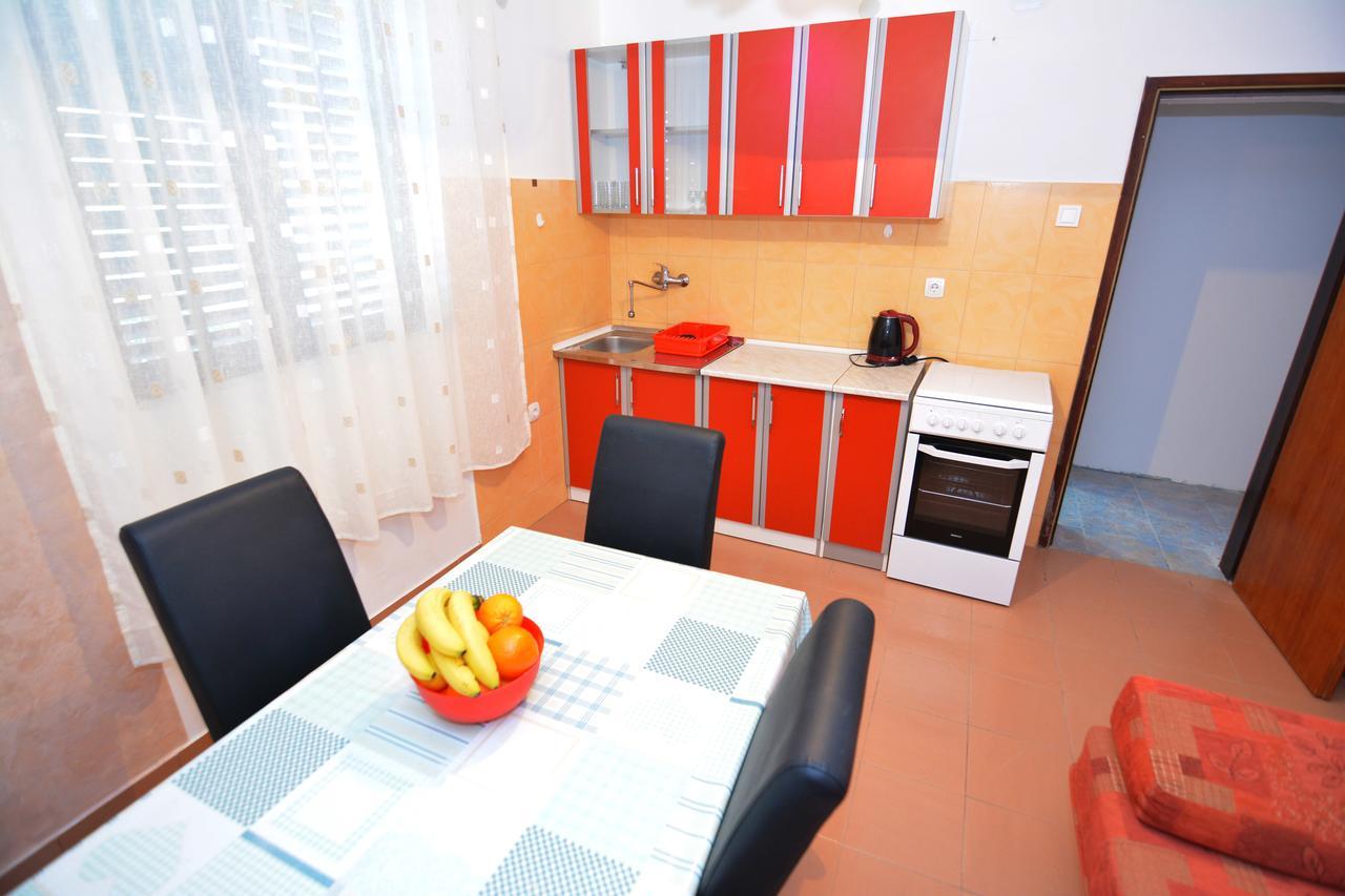 Apartments Jovana Petrovac Bagian luar foto